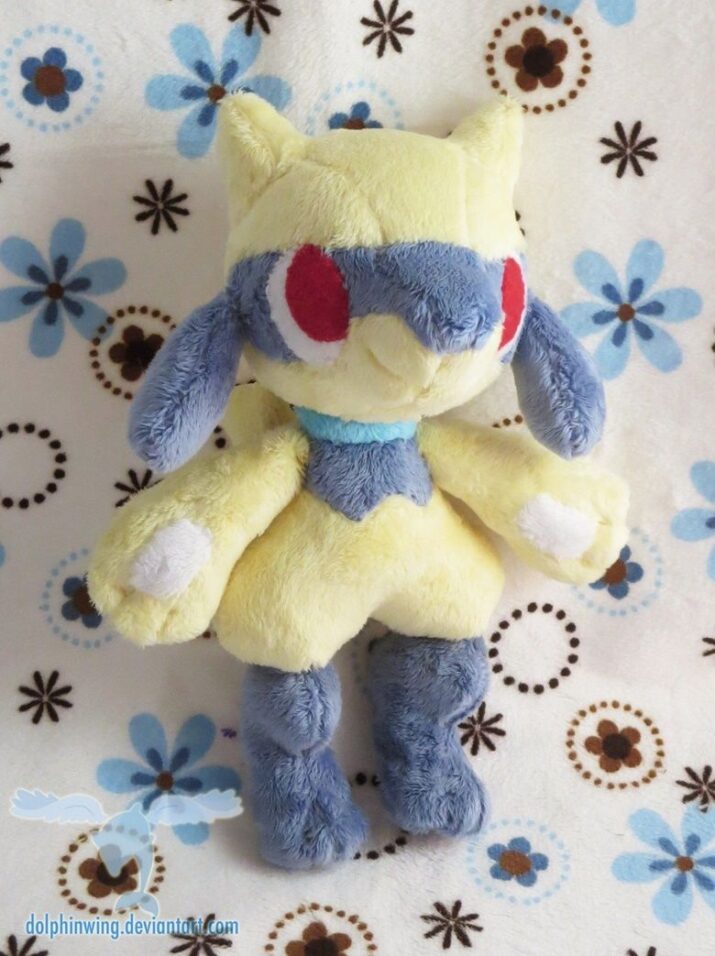 Riolu Plush Sewing Pattern - dollphinwing's Ko-fi Shop